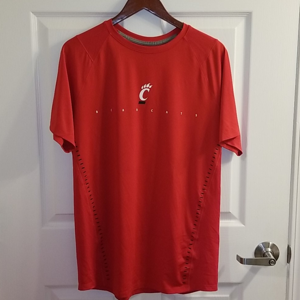 UC Under Armour L